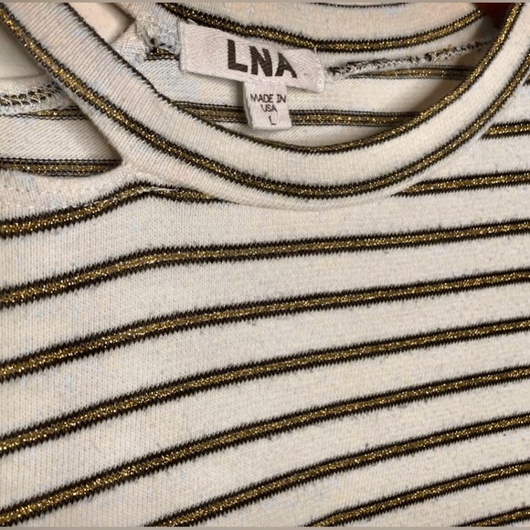 💕2/$25💕 metallic gold striped top M-L - Picture 4 of 7